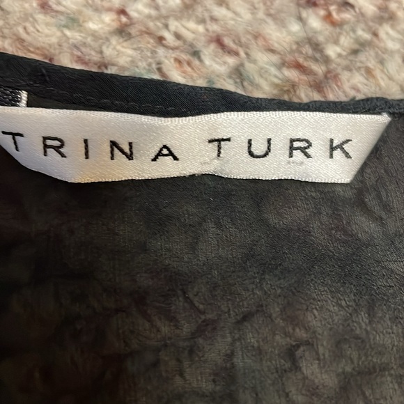 Trina Turk 100% silk top - Picture 3 of 9